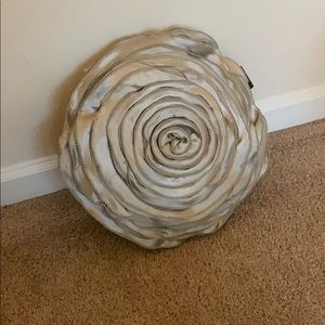 Silk round pillow